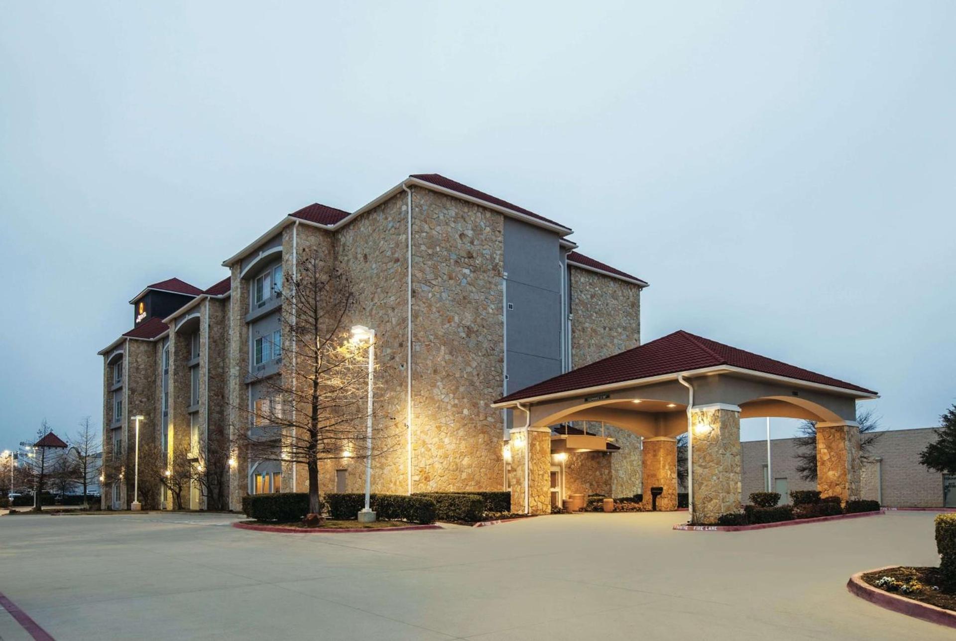 La Quinta by Wyndham Mansfield TX — hotel in Mansfield