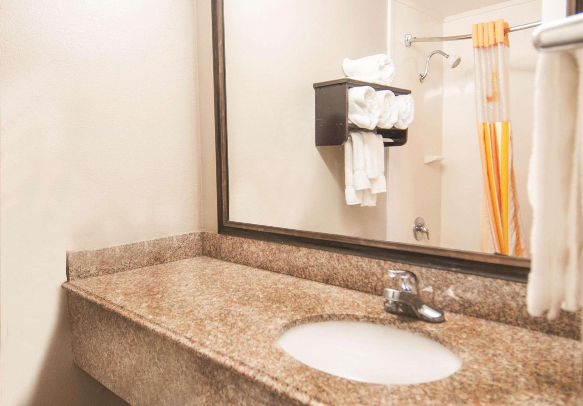 La Quinta Inn by Wyndham San Antonio Brooks City Base photo 32