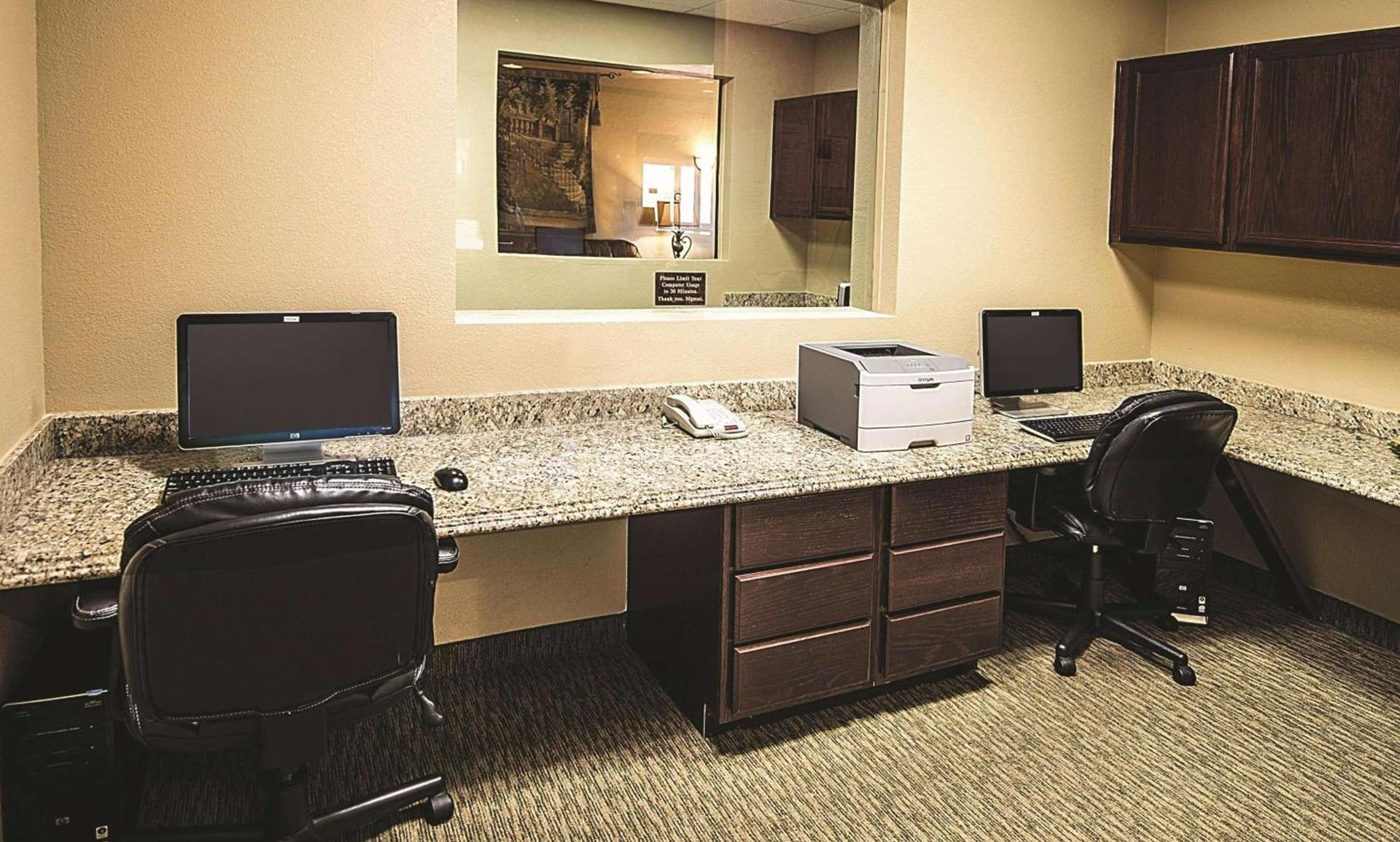 La Quinta by Wyndham Marble Falls photo 58