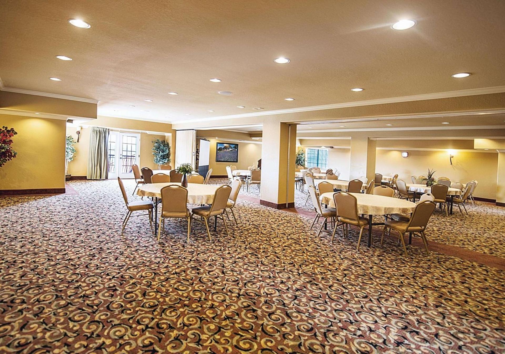 La Quinta by Wyndham Marble Falls photo 49