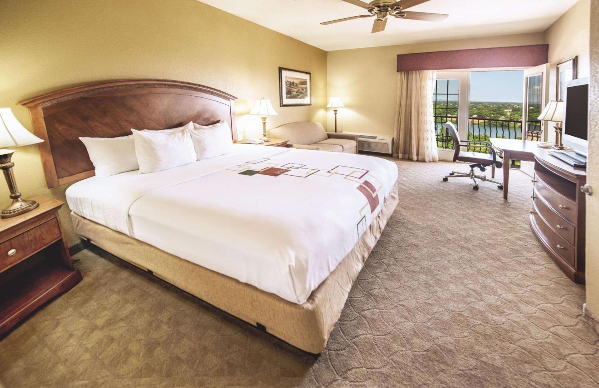 La Quinta by Wyndham Marble Falls photo 45