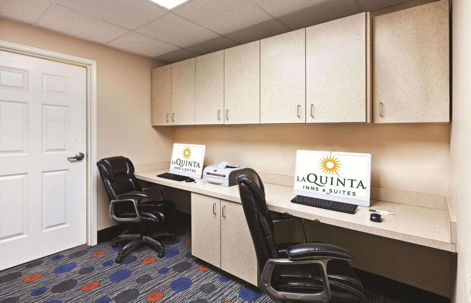 La Quinta by Wyndham Granbury photo 7