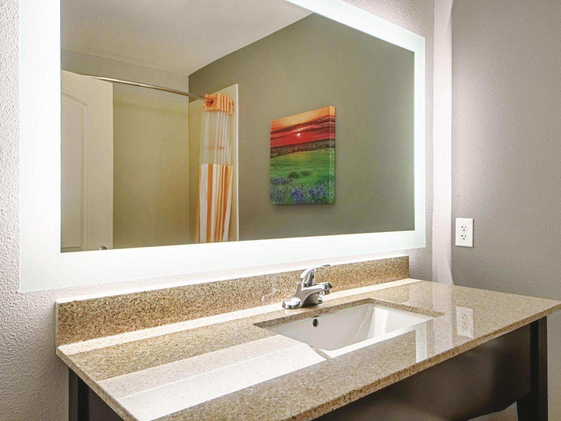 La Quinta by Wyndham McKinney photo 9