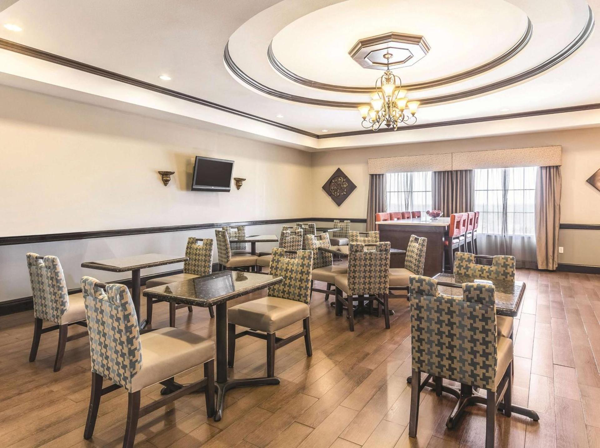 La Quinta by Wyndham Fort Worth - Lake Worth photo 69