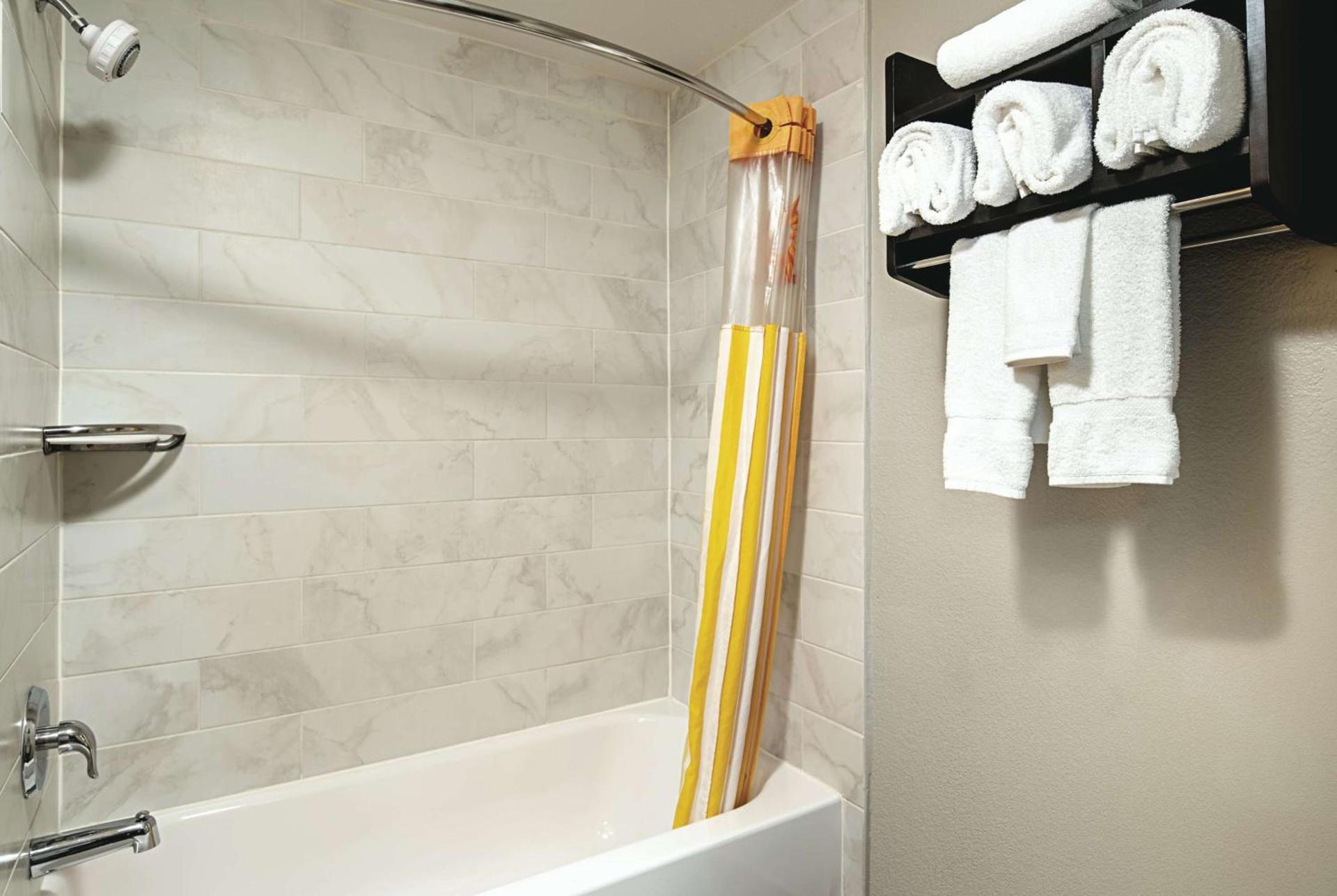 La Quinta Inn by Wyndham Livermore photo 7