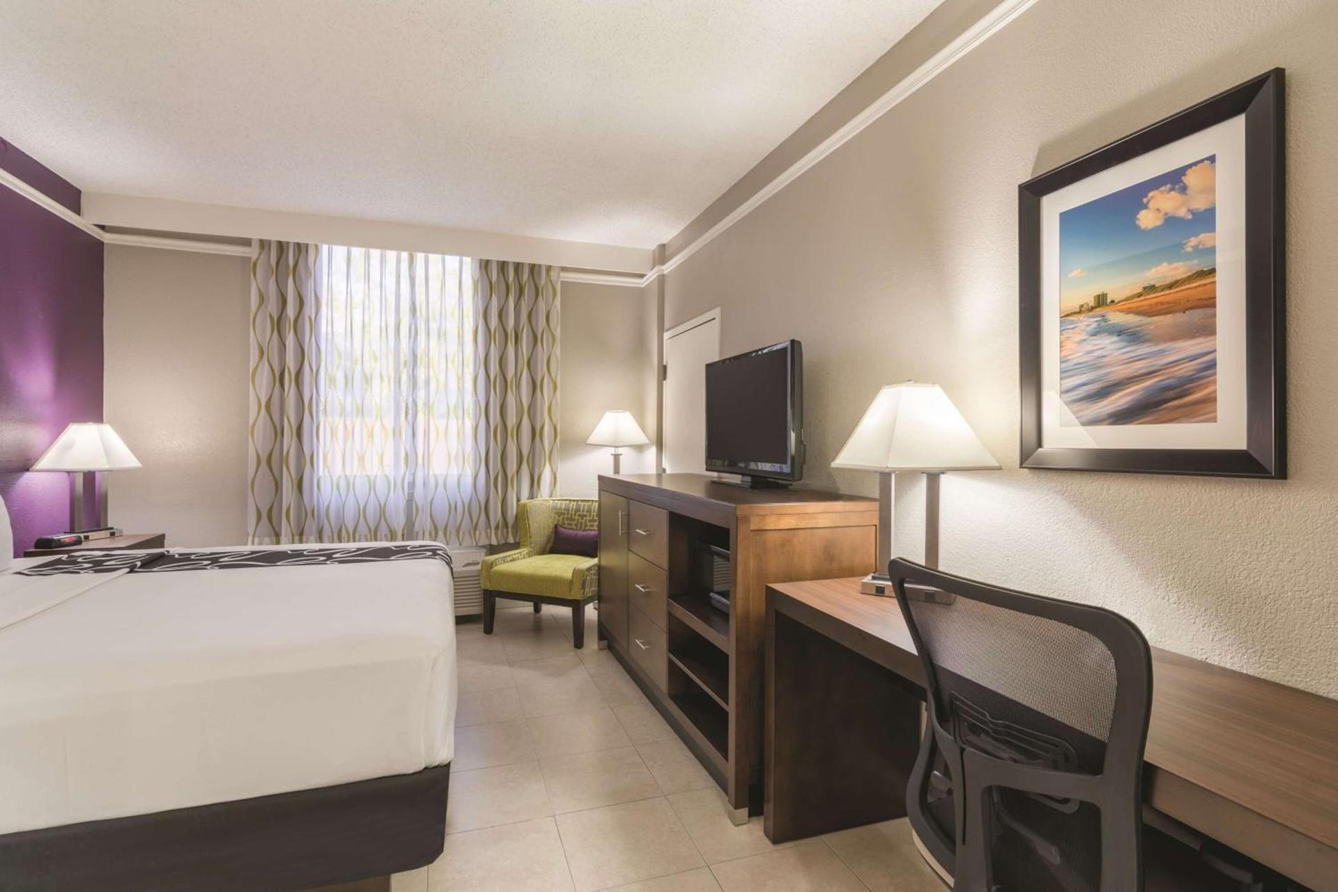 La Quinta Inn by Wyndham Jupiter photo 2