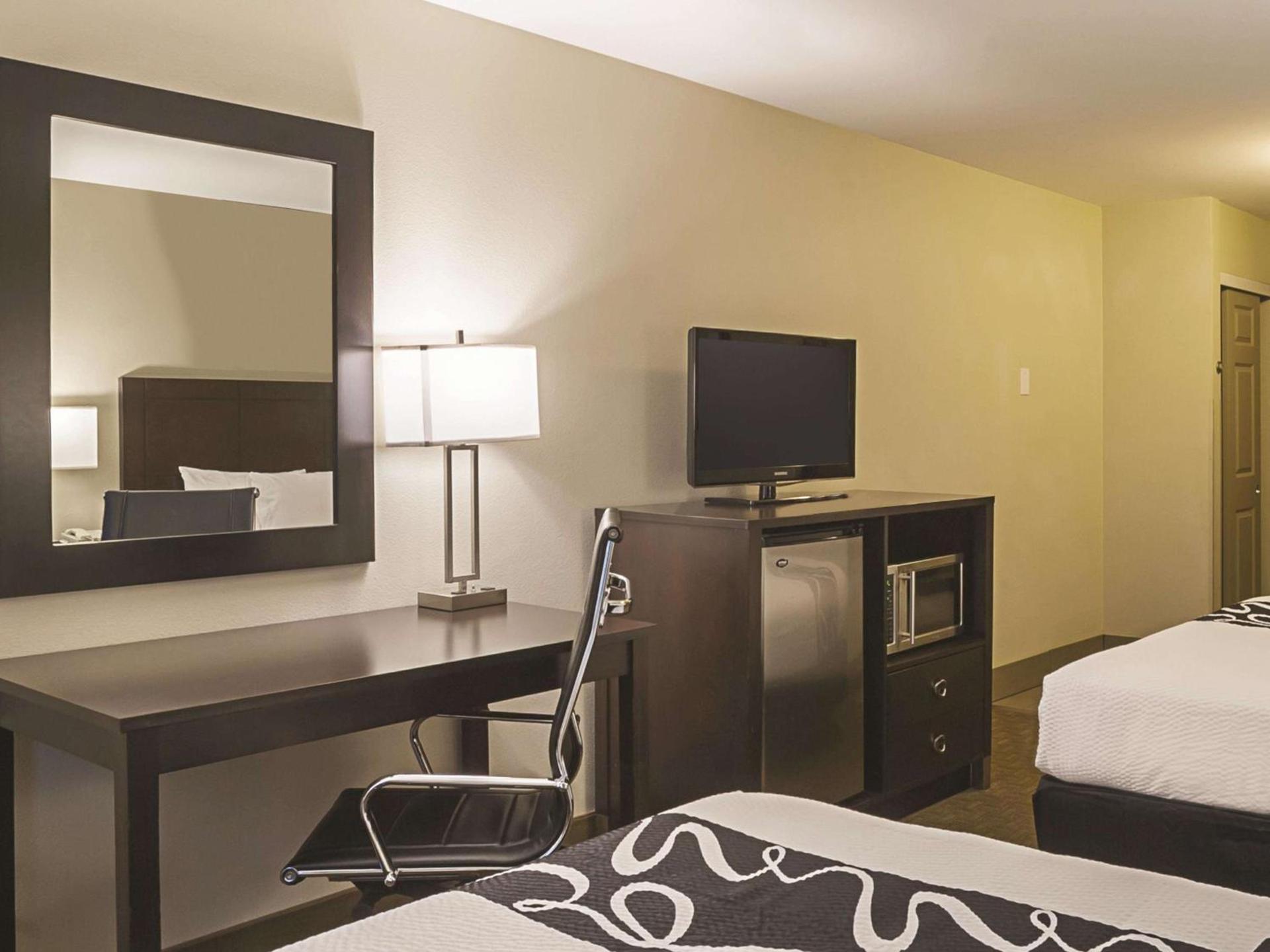 La Quinta Inn by Wyndham Olympia - Lacey photo 39