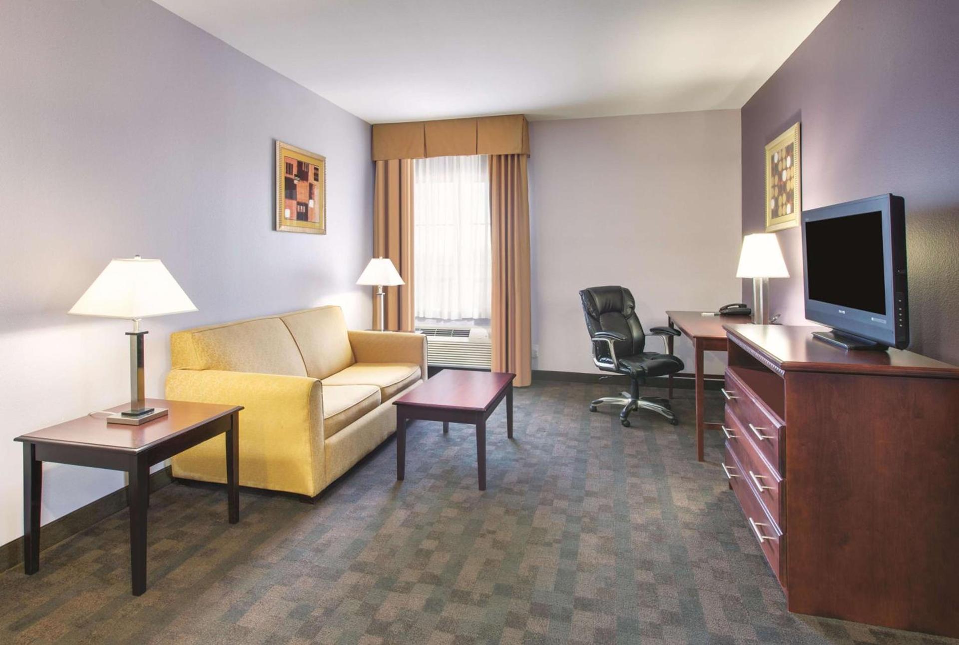 La Quinta by Wyndham Corsicana photo 23