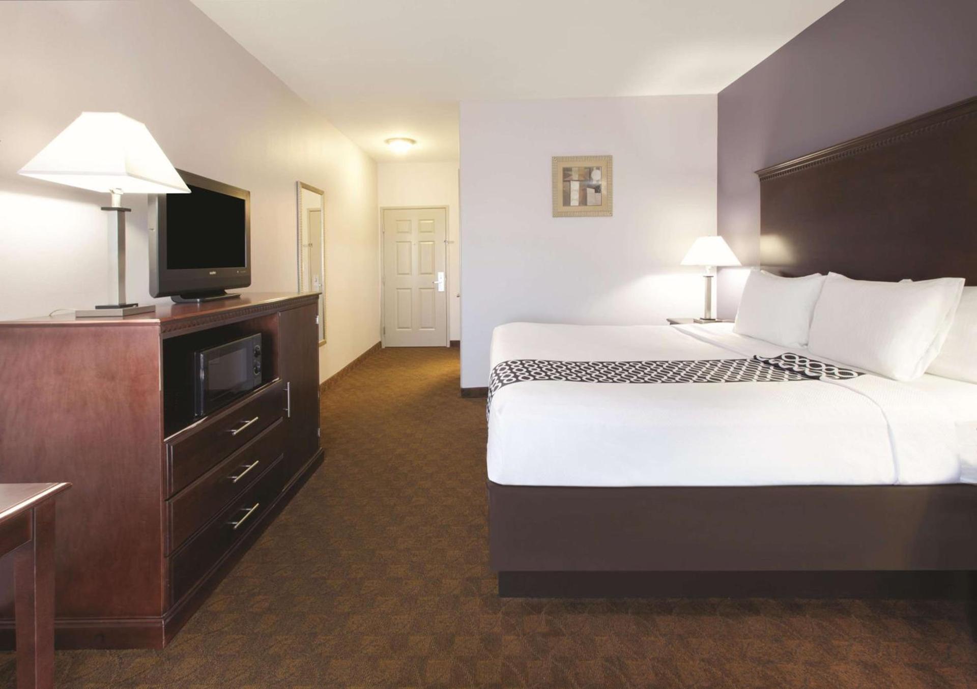 La Quinta by Wyndham Corsicana photo 21