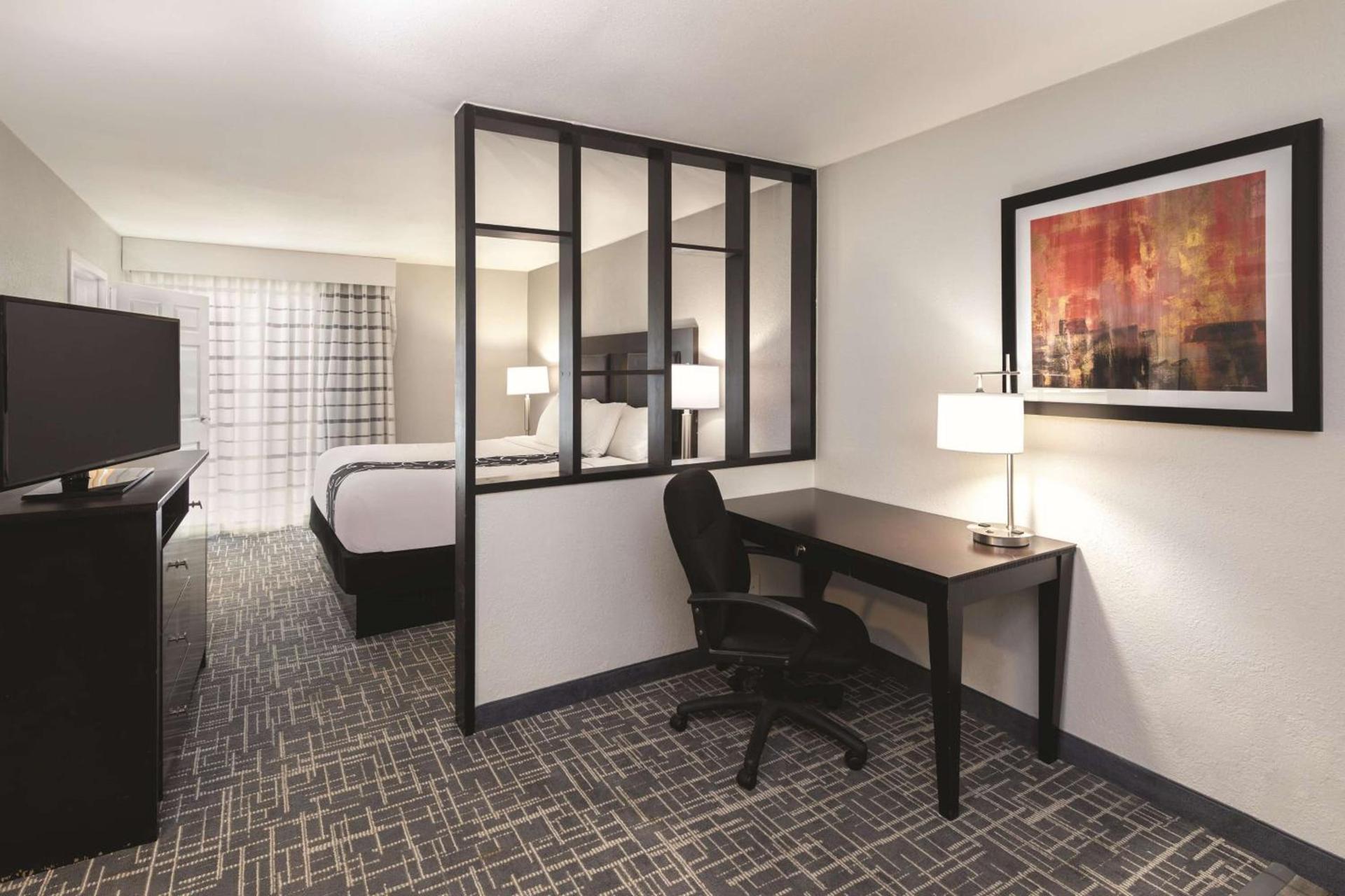 La Quinta by Wyndham Atlanta Airport South photo 25