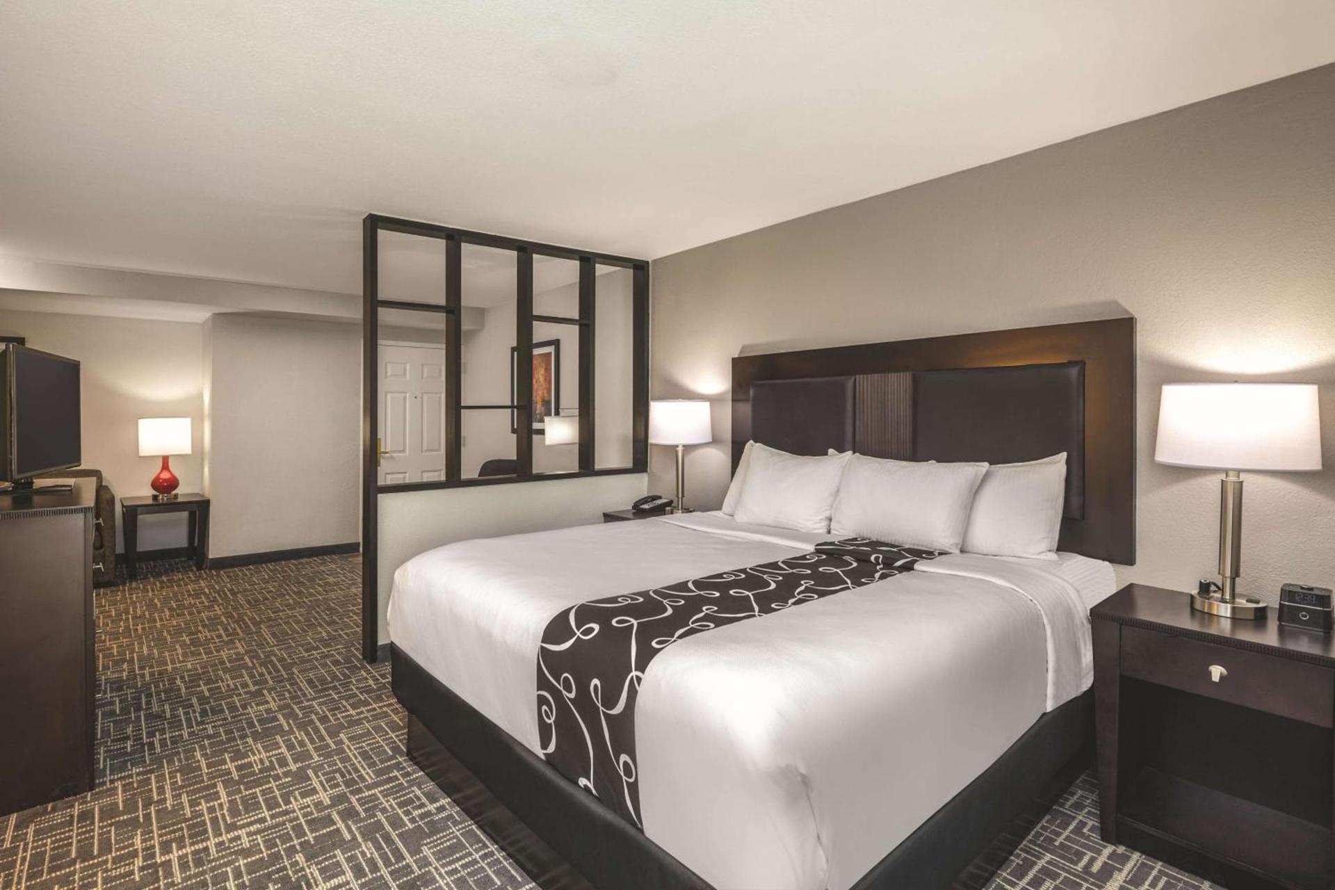 La Quinta by Wyndham Atlanta Airport South photo 11