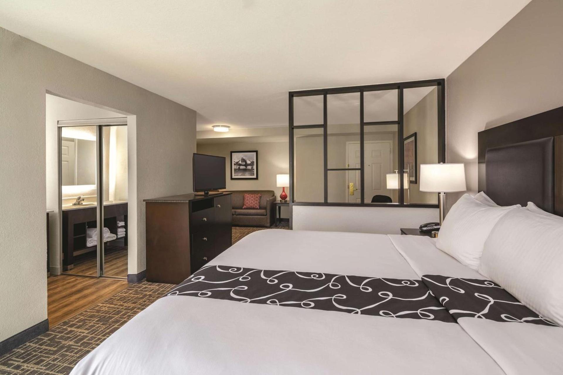 La Quinta by Wyndham Atlanta Airport South photo 20