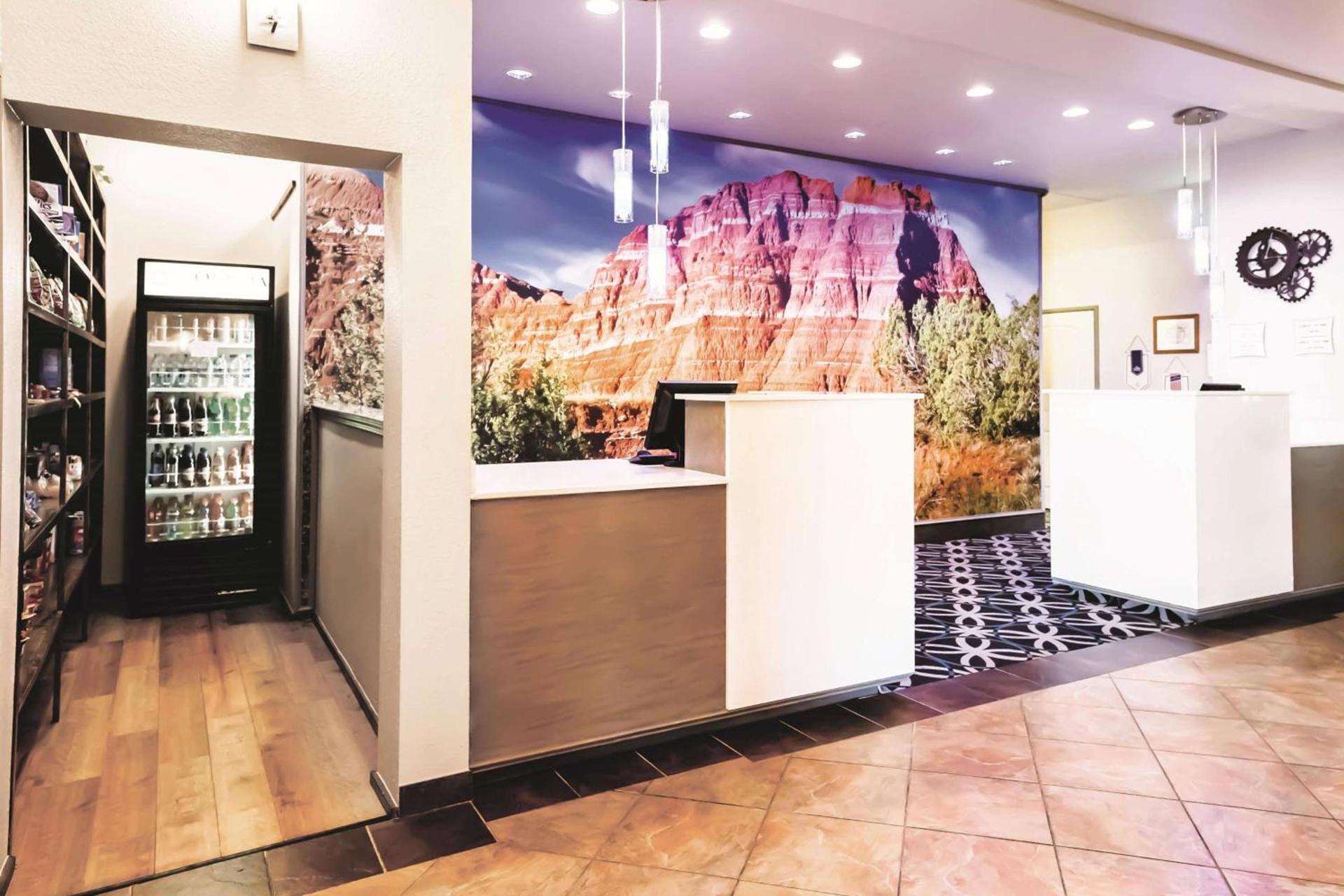 La Quinta by Wyndham Dumas photo 2