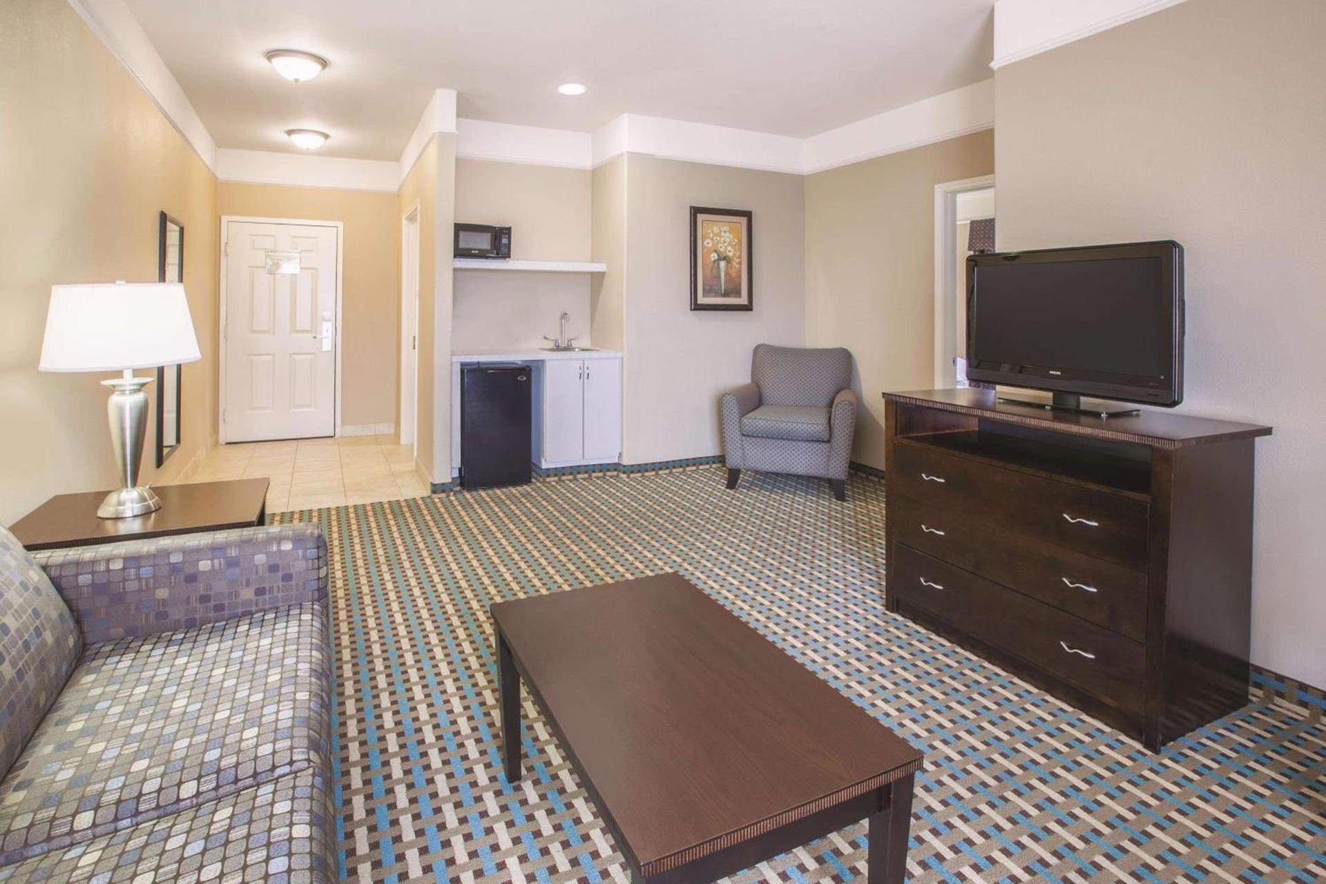 La Quinta by Wyndham Bay City photo 18