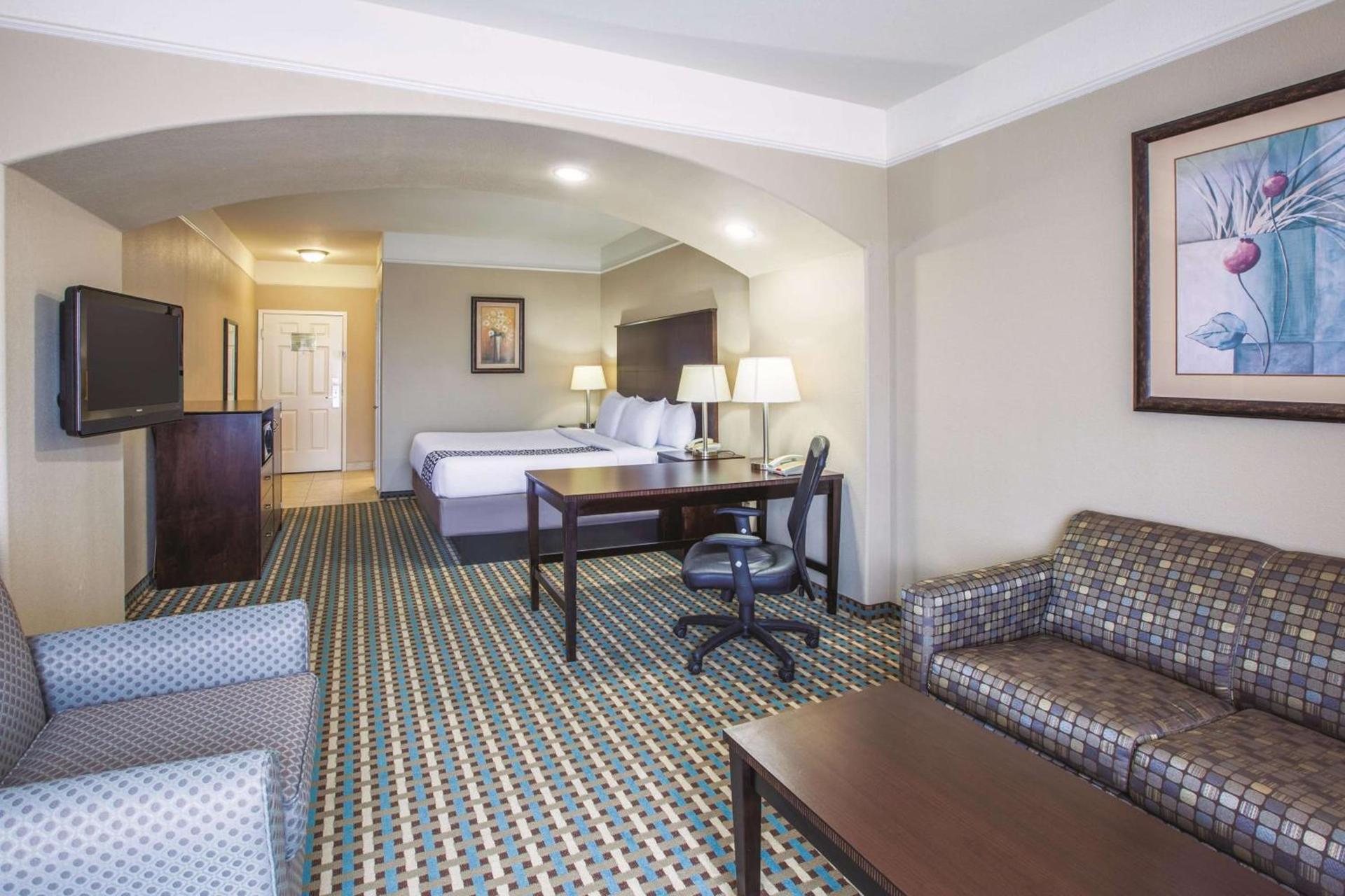 La Quinta by Wyndham Bay City photo 13
