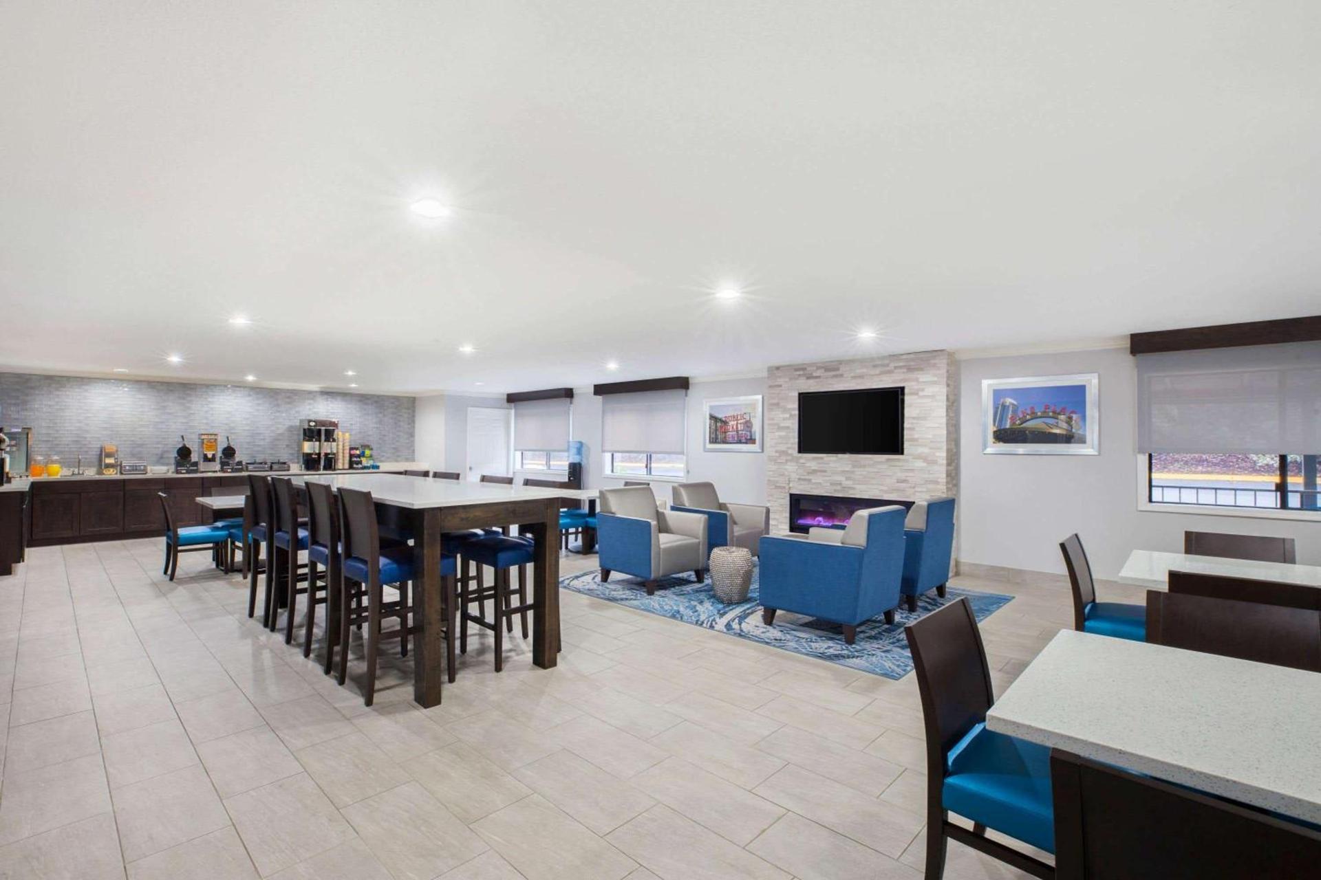 La Quinta Inn by Wyndham Everett photo 24