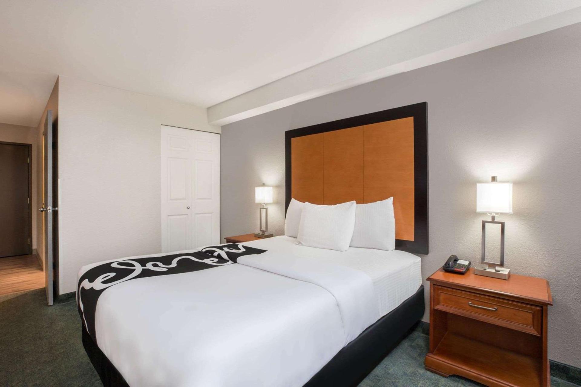 La Quinta Inn by Wyndham Everett photo 16
