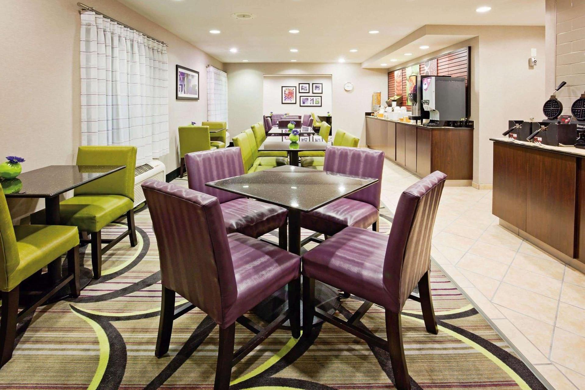 La Quinta Inn by Wyndham Oshkosh photo 55