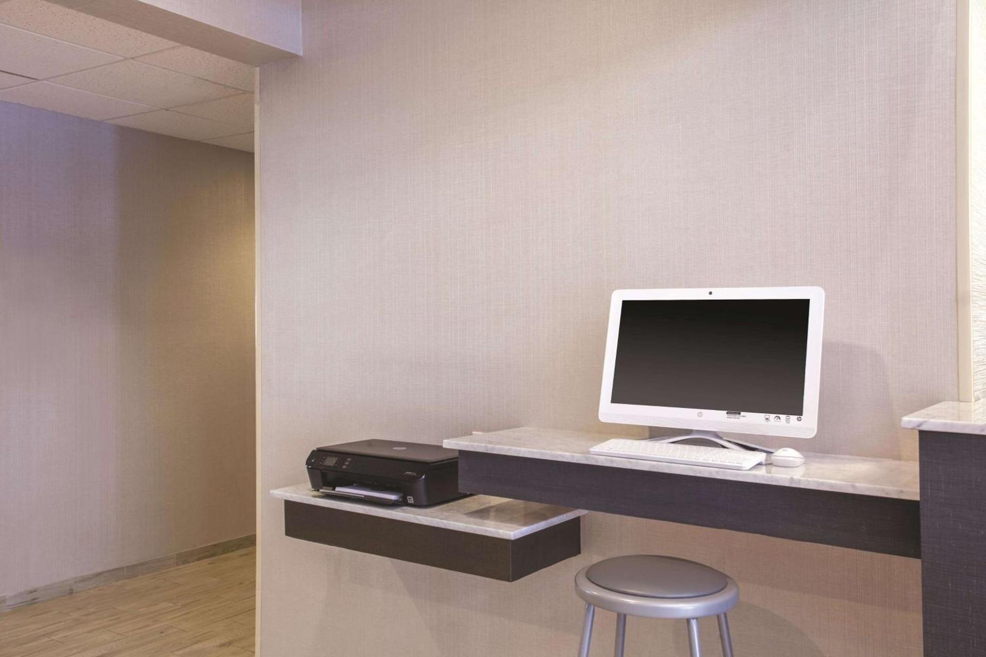 La Quinta Inn by Wyndham Richmond South photo 15