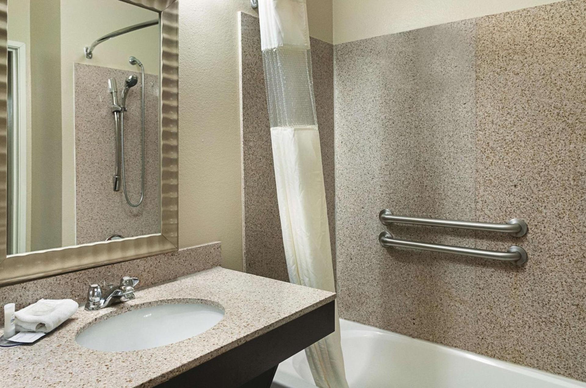 La Quinta by Wyndham Houma photo 18