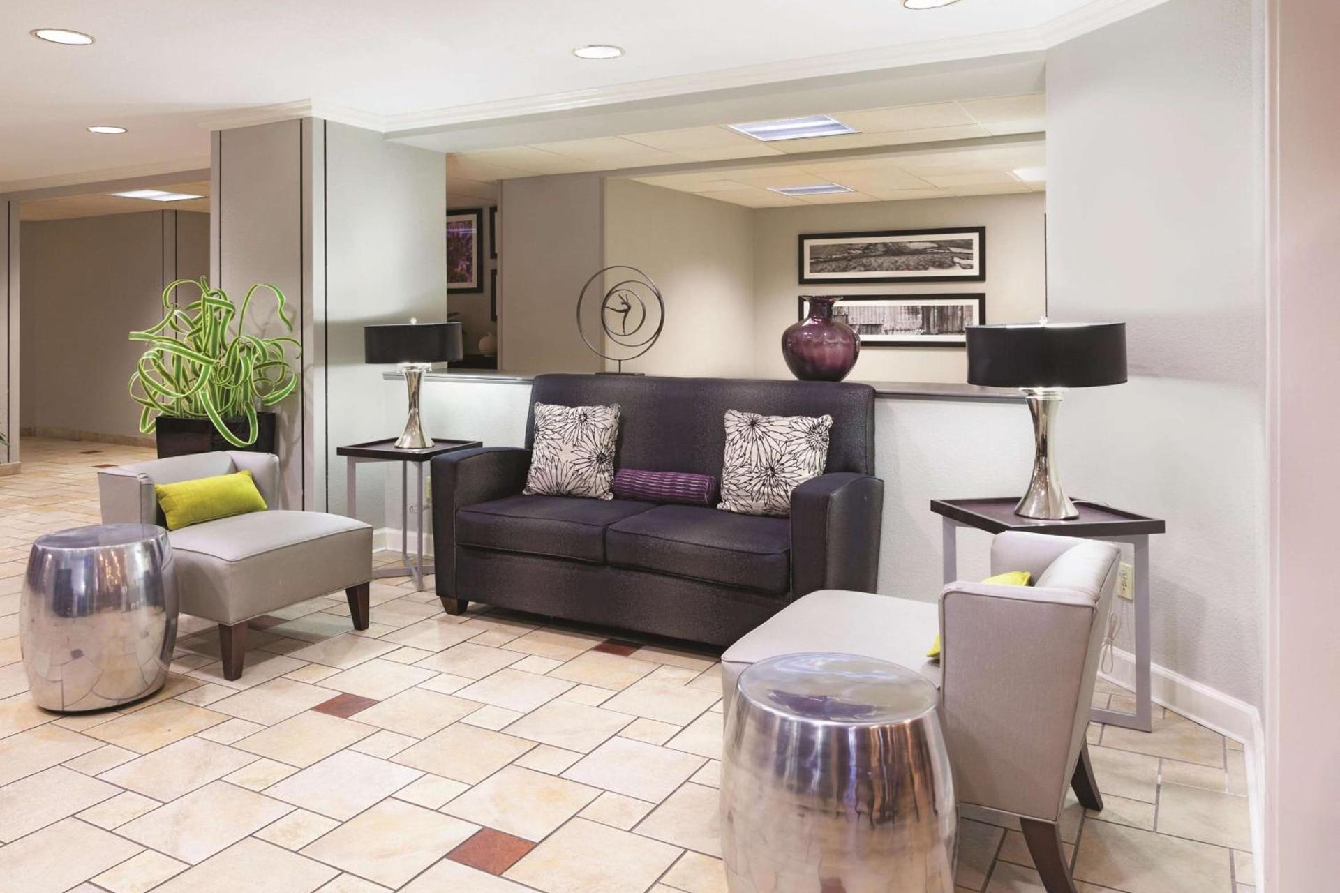 La Quinta by Wyndham Miami Airport East photo 5