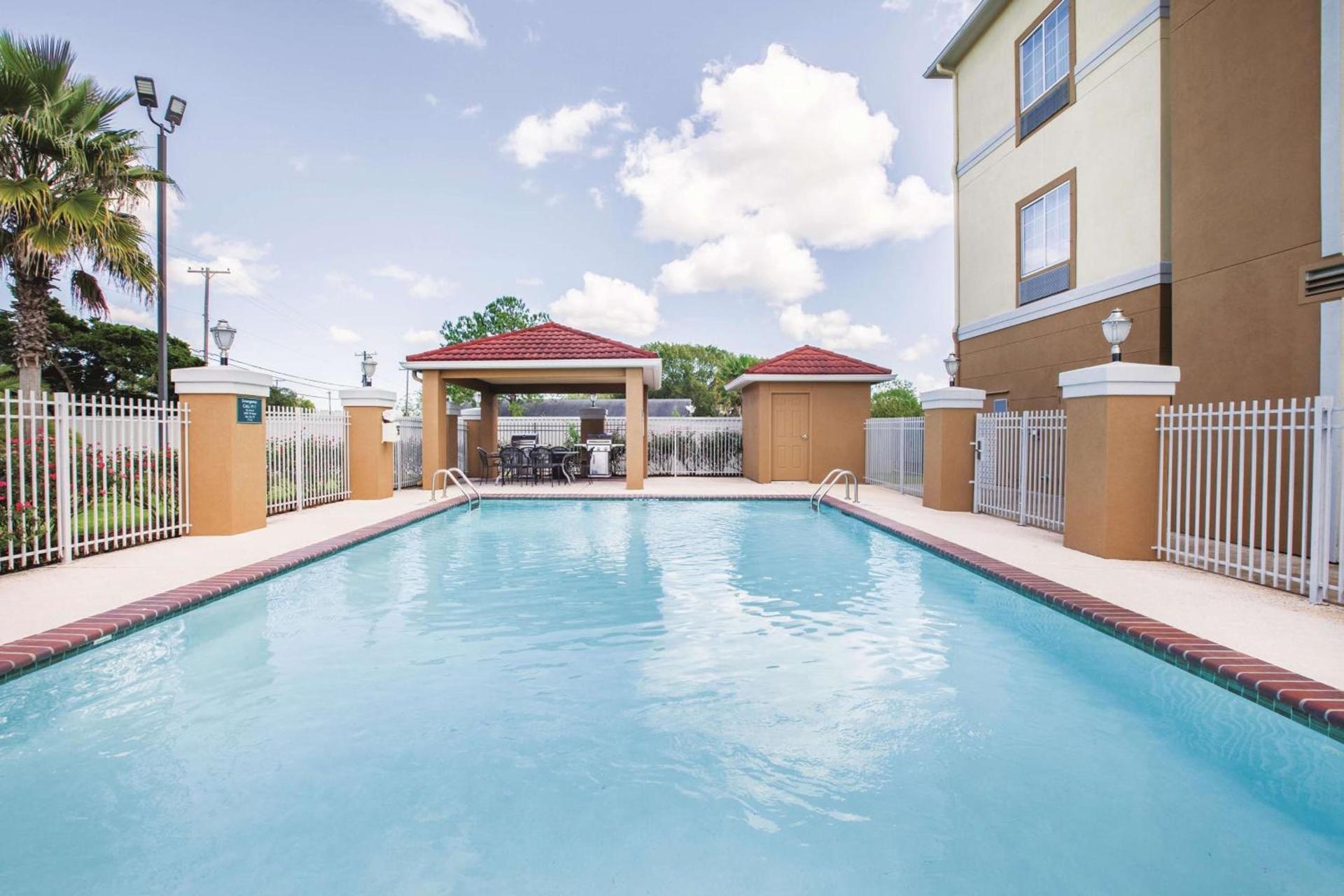 La Quinta by Wyndham Bay City photo 8