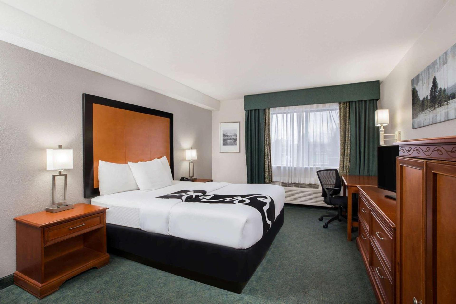 La Quinta Inn by Wyndham Everett photo 15