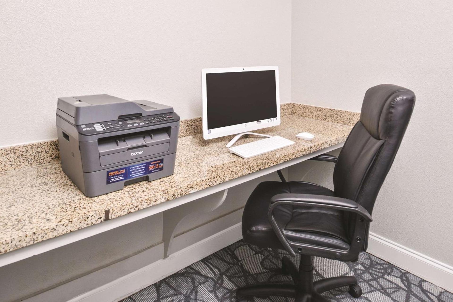 La Quinta by Wyndham Abilene Mall photo 27