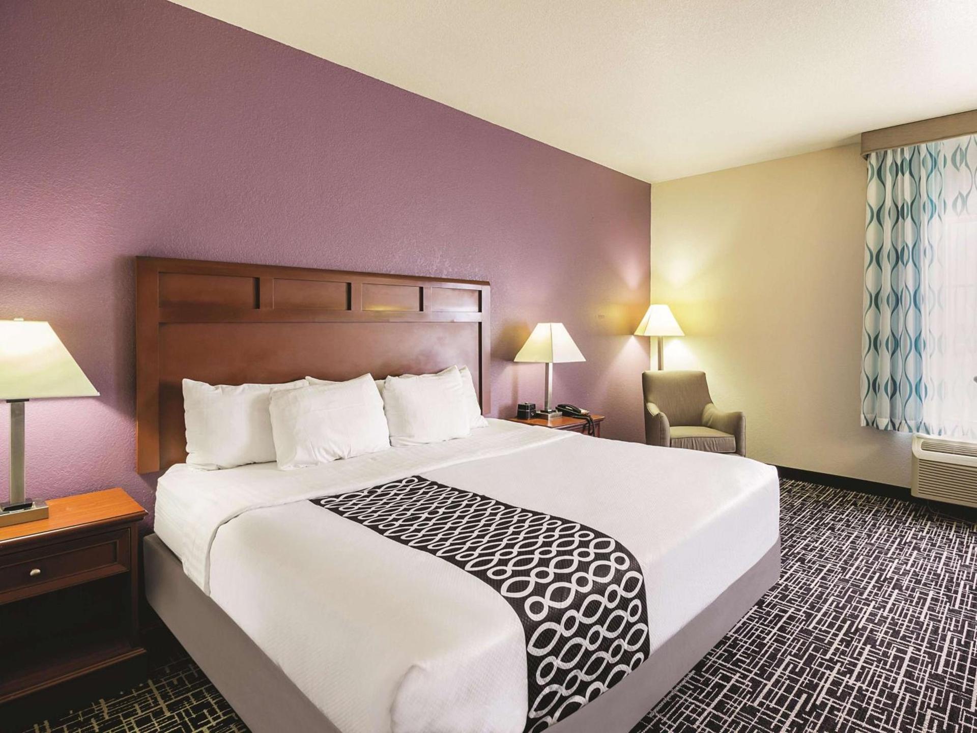 La Quinta by Wyndham Bowling Green photo 29