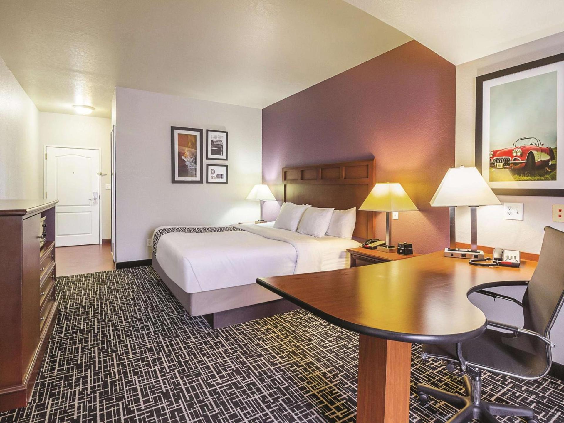 La Quinta by Wyndham Bowling Green photo 19