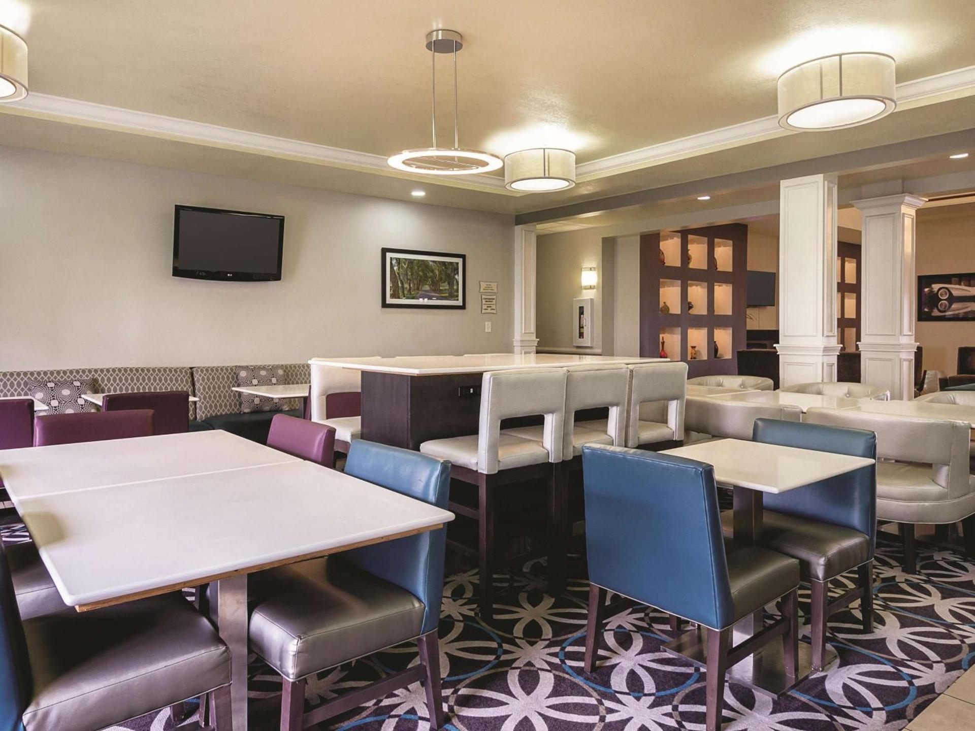 La Quinta by Wyndham Bowling Green photo 66