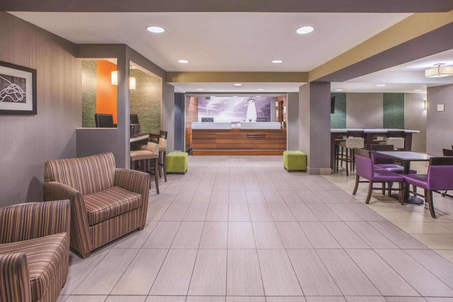 La Quinta by Wyndham Erie photo 3