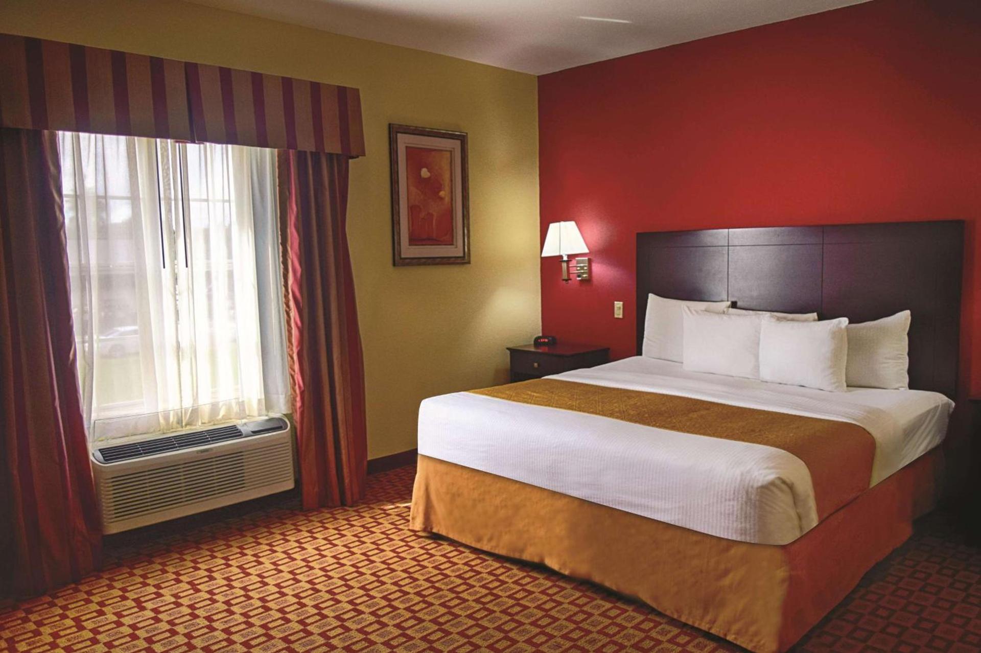 La Quinta by Wyndham Alice photo 18