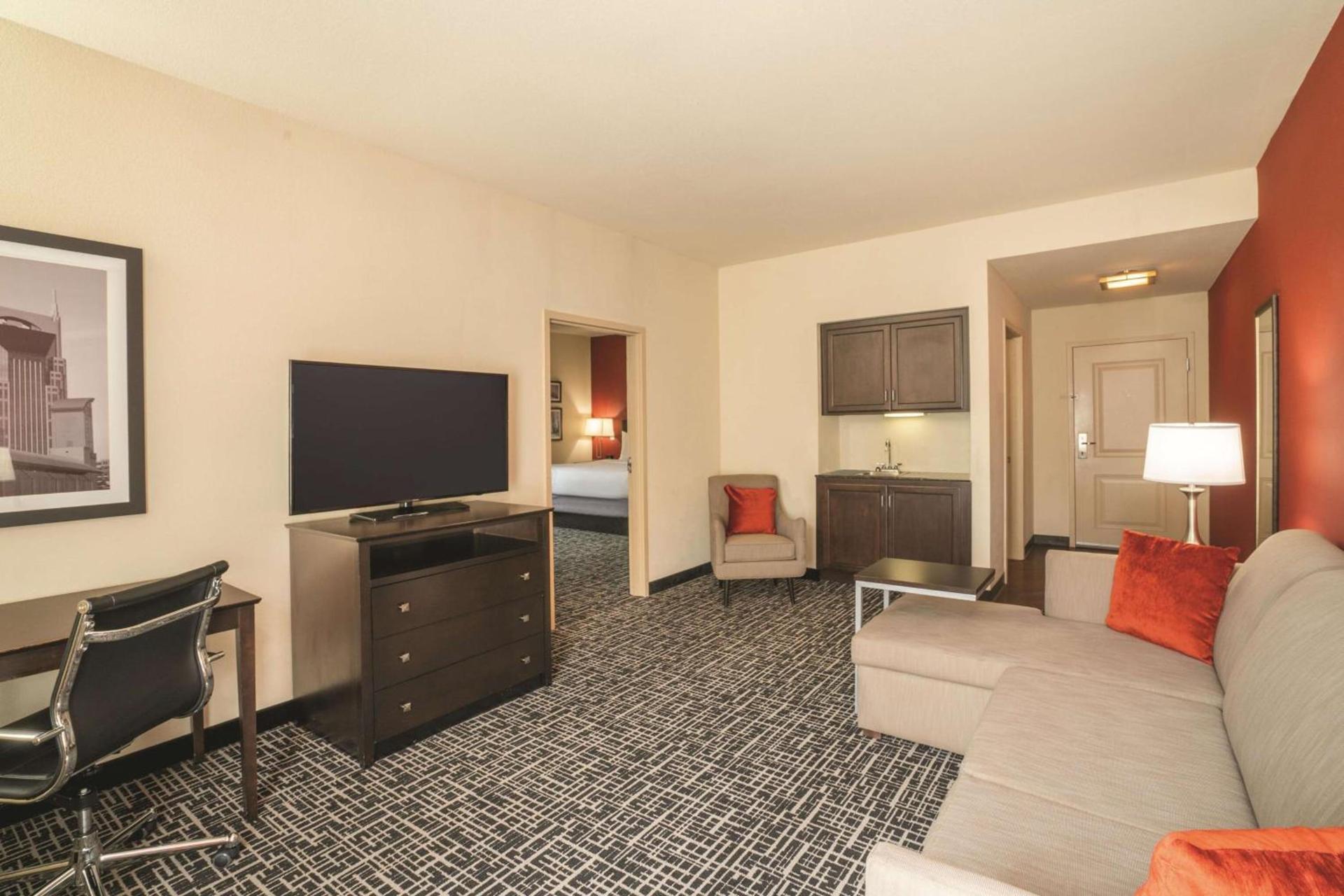 La Quinta by Wyndham Smyrna TN - Nashville photo 22