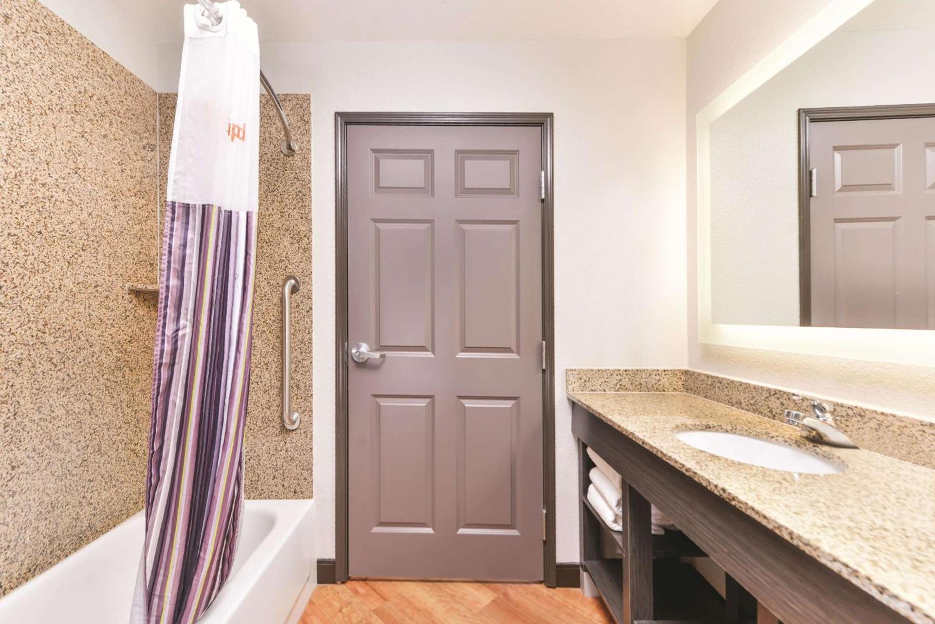 La Quinta by Wyndham Abilene Mall photo 12