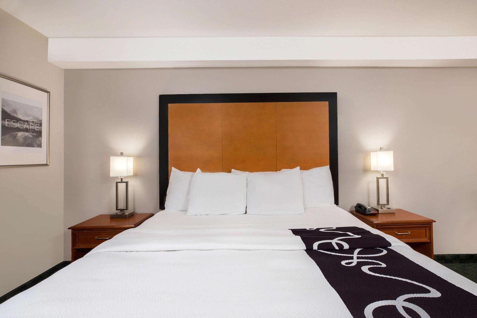 La Quinta Inn by Wyndham Everett photo 11