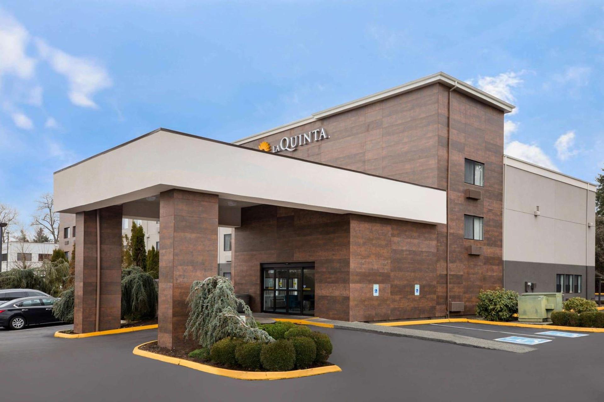 La Quinta Inn by Wyndham Everett photo 5