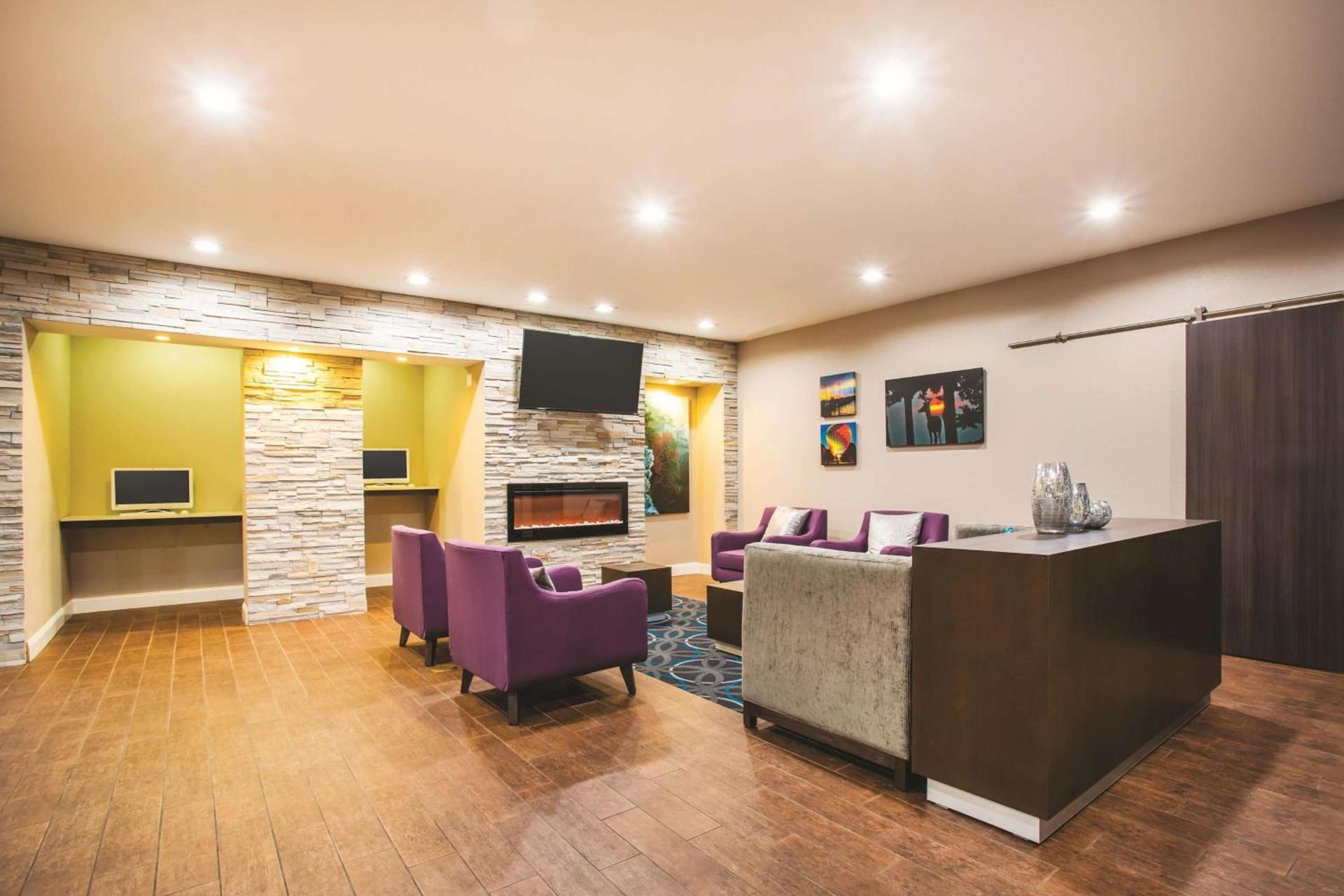 La Quinta by Wyndham Russellville photo 5