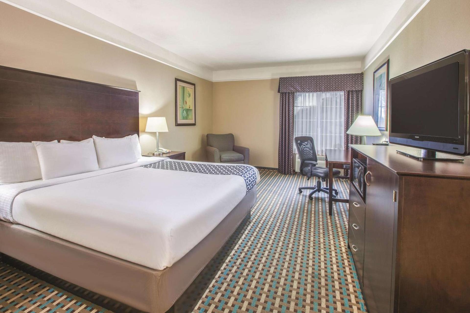 La Quinta by Wyndham Bay City photo 12