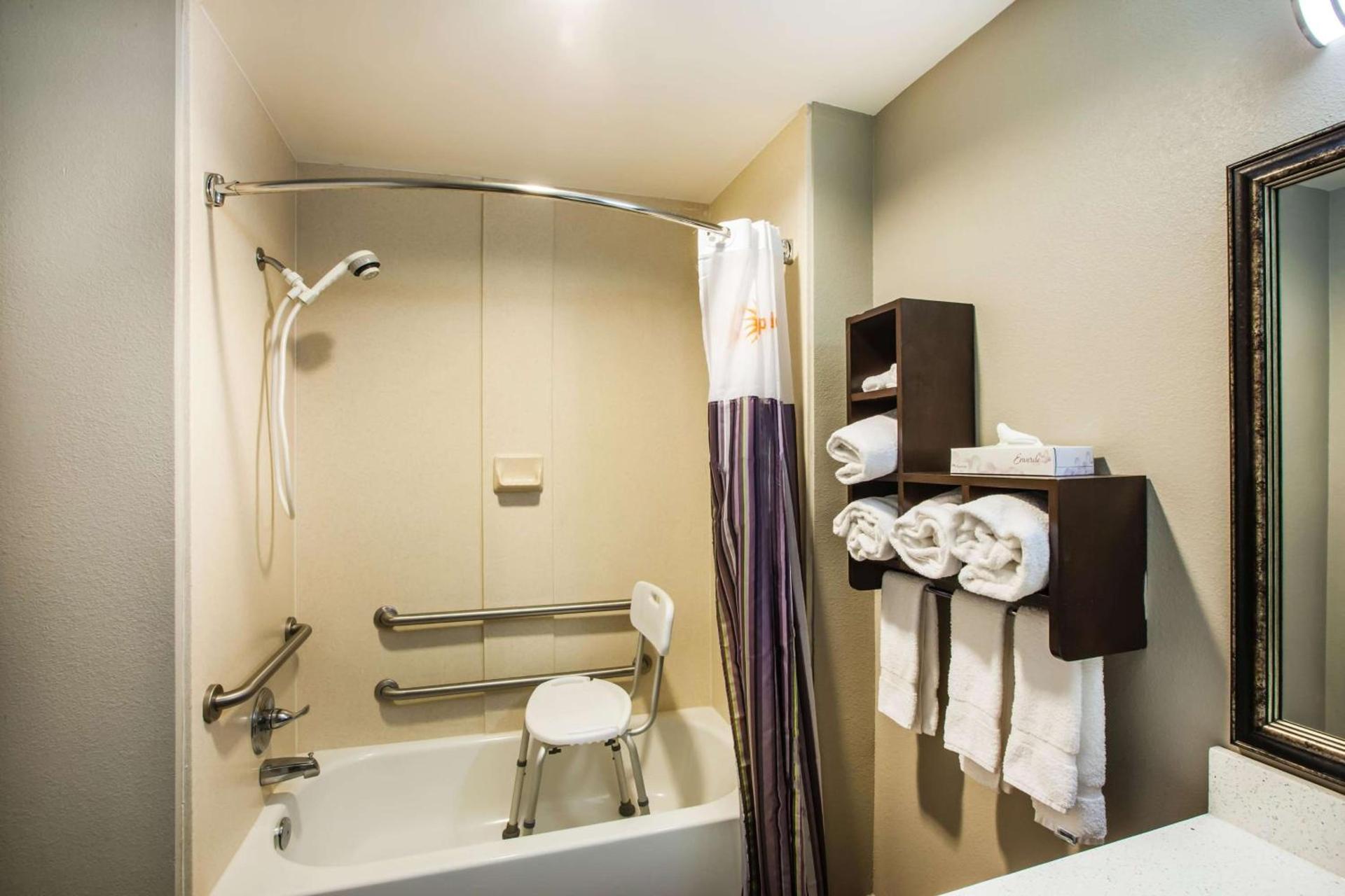 La Quinta by Wyndham Baton Rouge Denham Springs photo 3