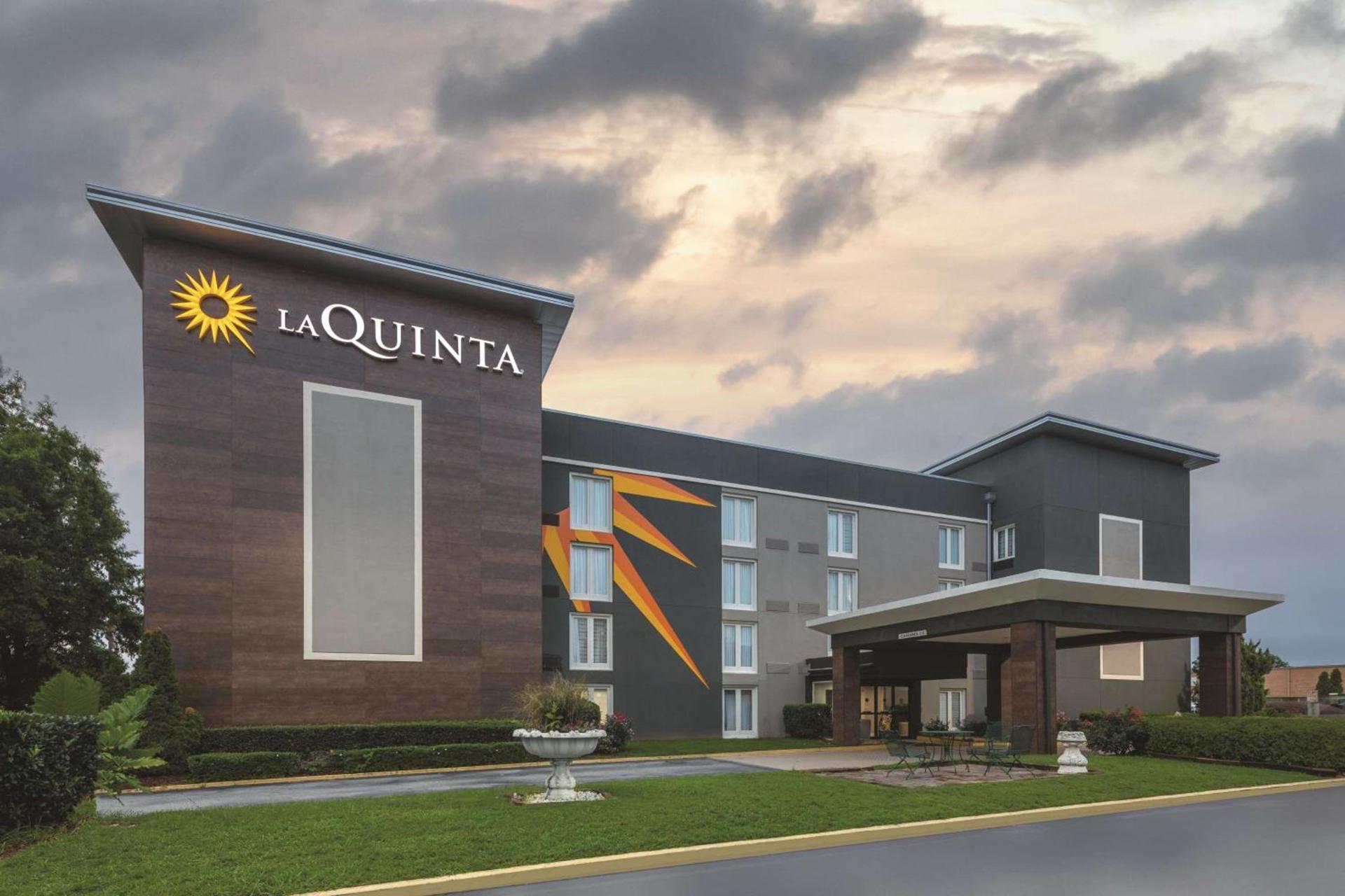 La Quinta by Wyndham Atlanta Airport South photo 8