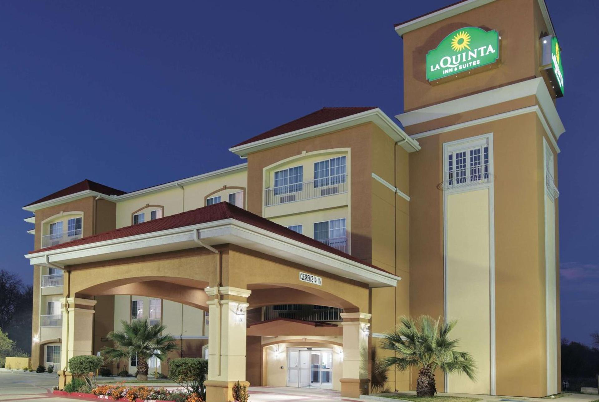La Quinta by Wyndham Corsicana photo 8