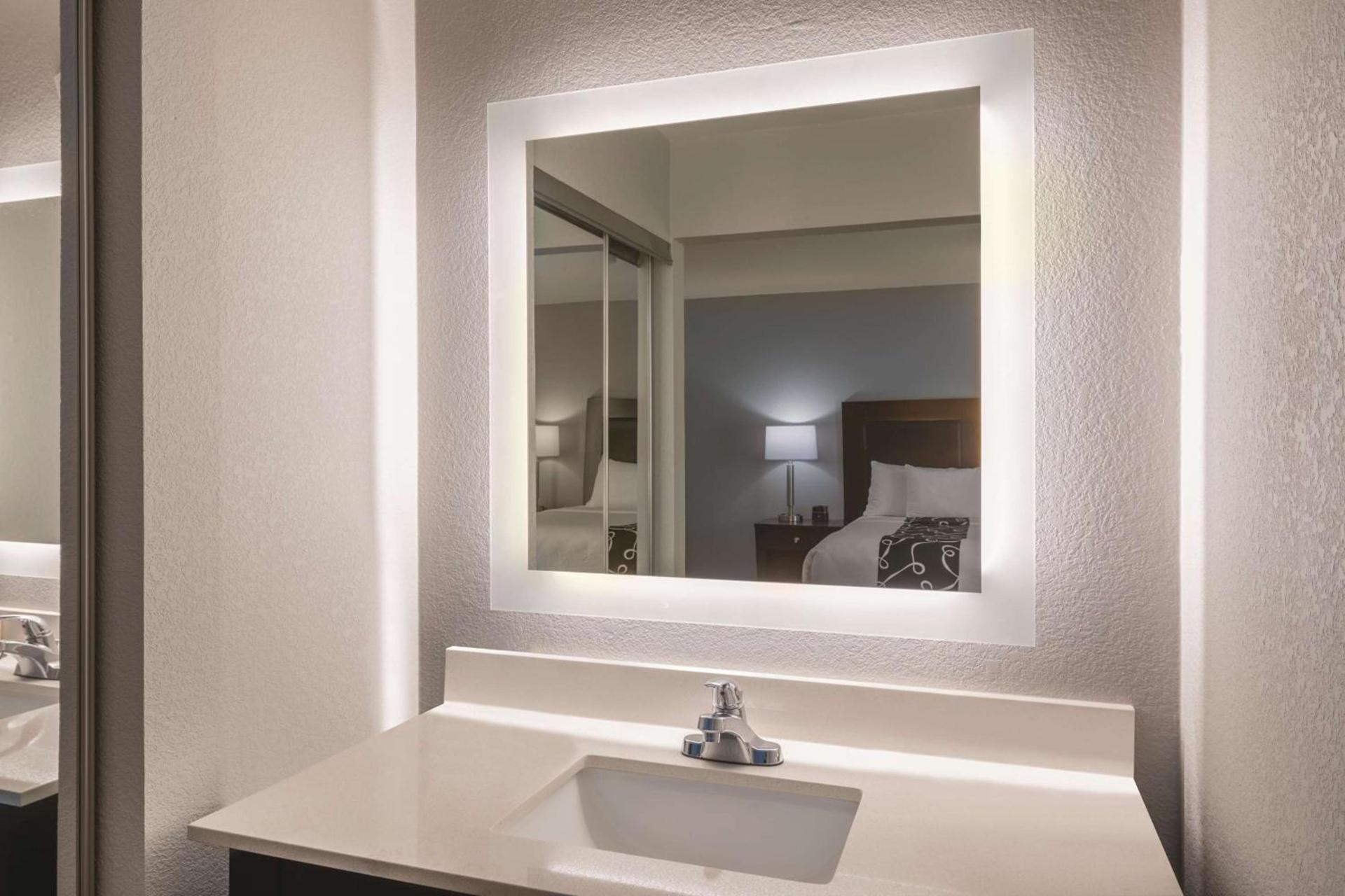 La Quinta by Wyndham Atlanta Airport South photo 12