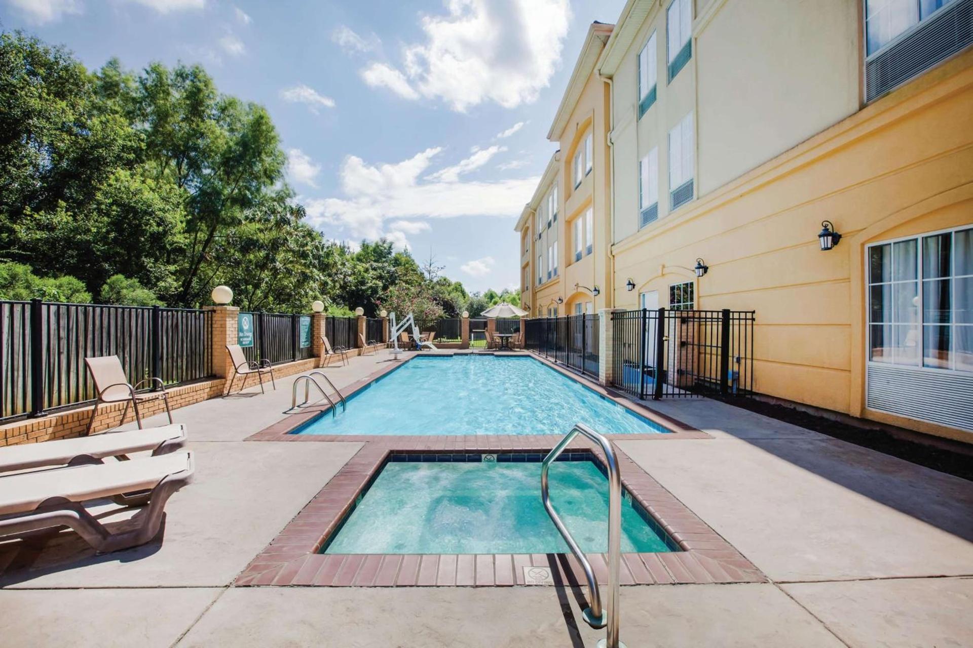 La Quinta by Wyndham Baton Rouge Denham Springs photo 14