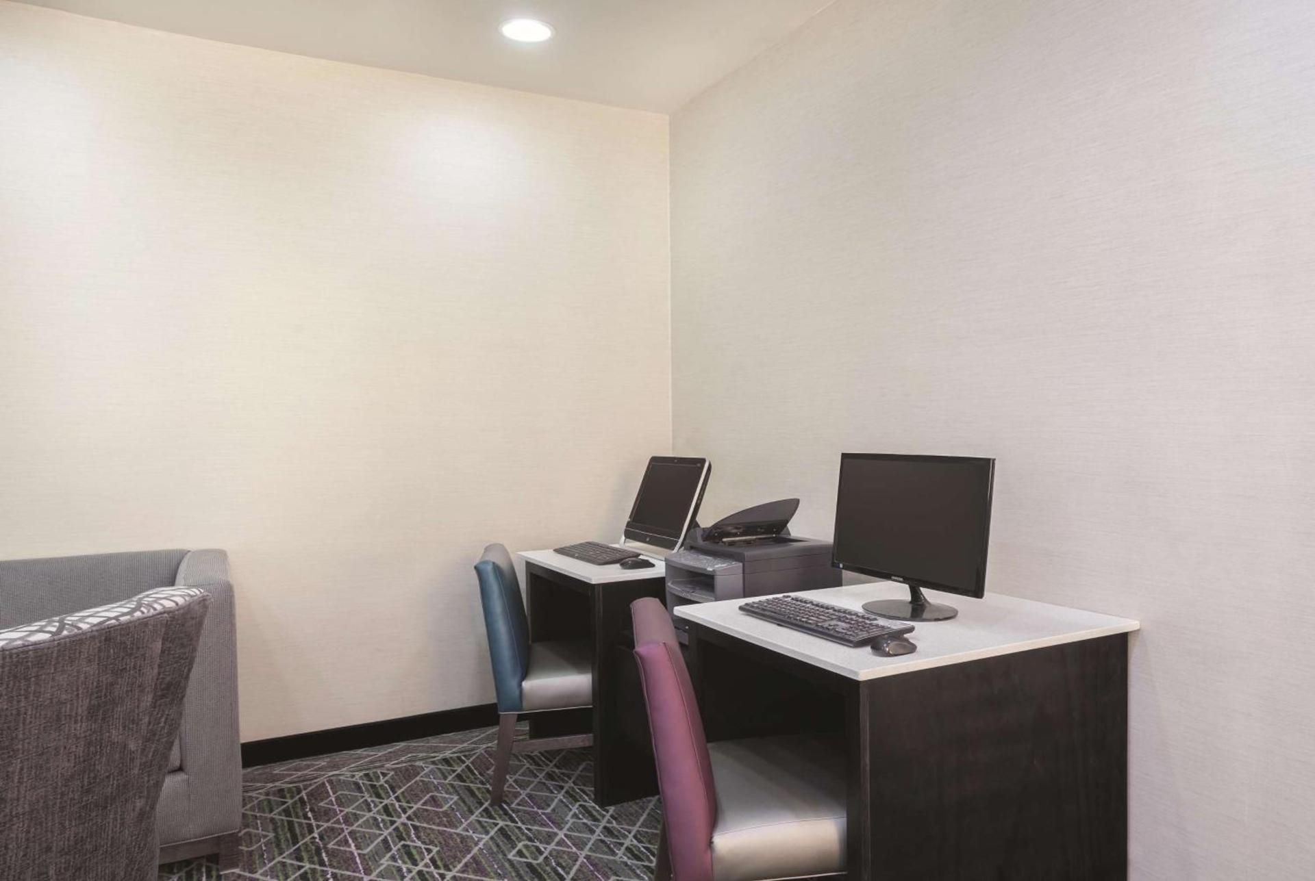 La Quinta by Wyndham Rome photo 30