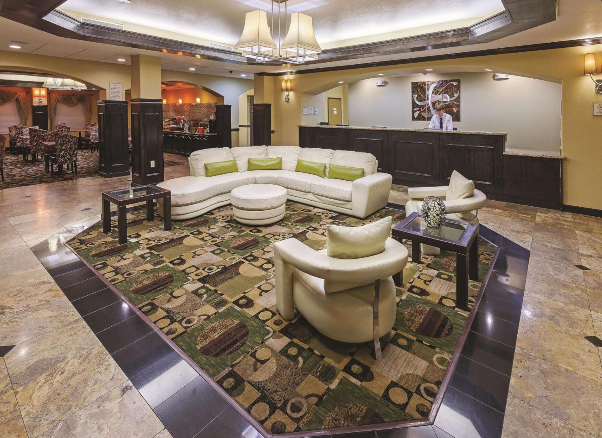 La Quinta by Wyndham Searcy photo 12