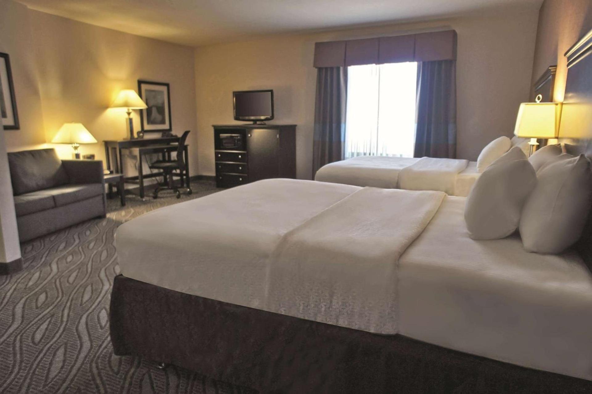 La Quinta by Wyndham Edmond photo 18