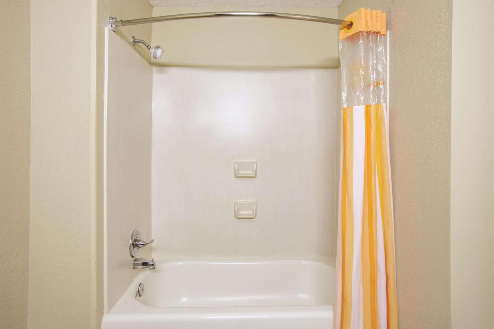La Quinta Inn by Wyndham Richmond South photo 25