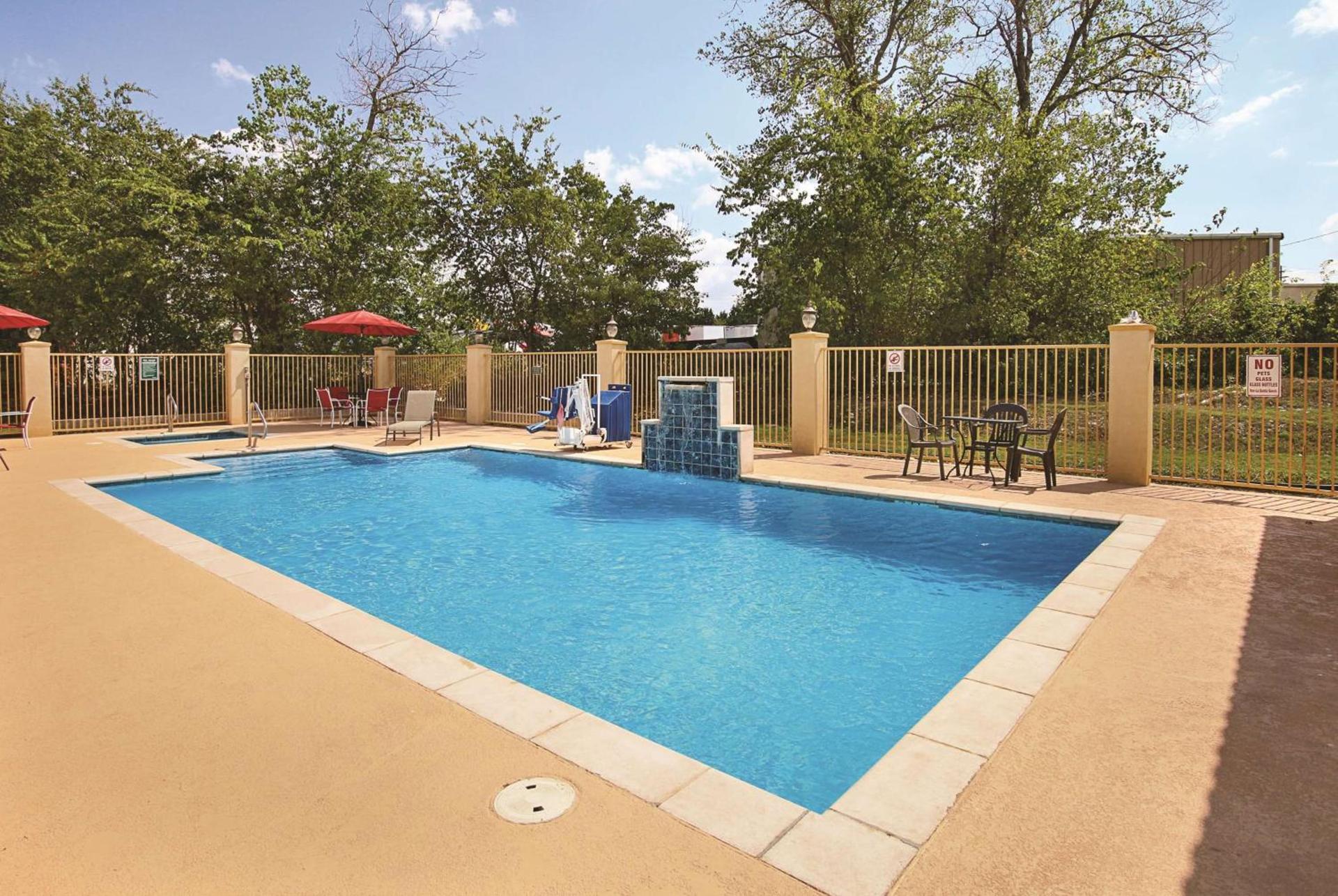 La Quinta Inn & Suites by Wyndham South Dallas - Hutchins photo 33