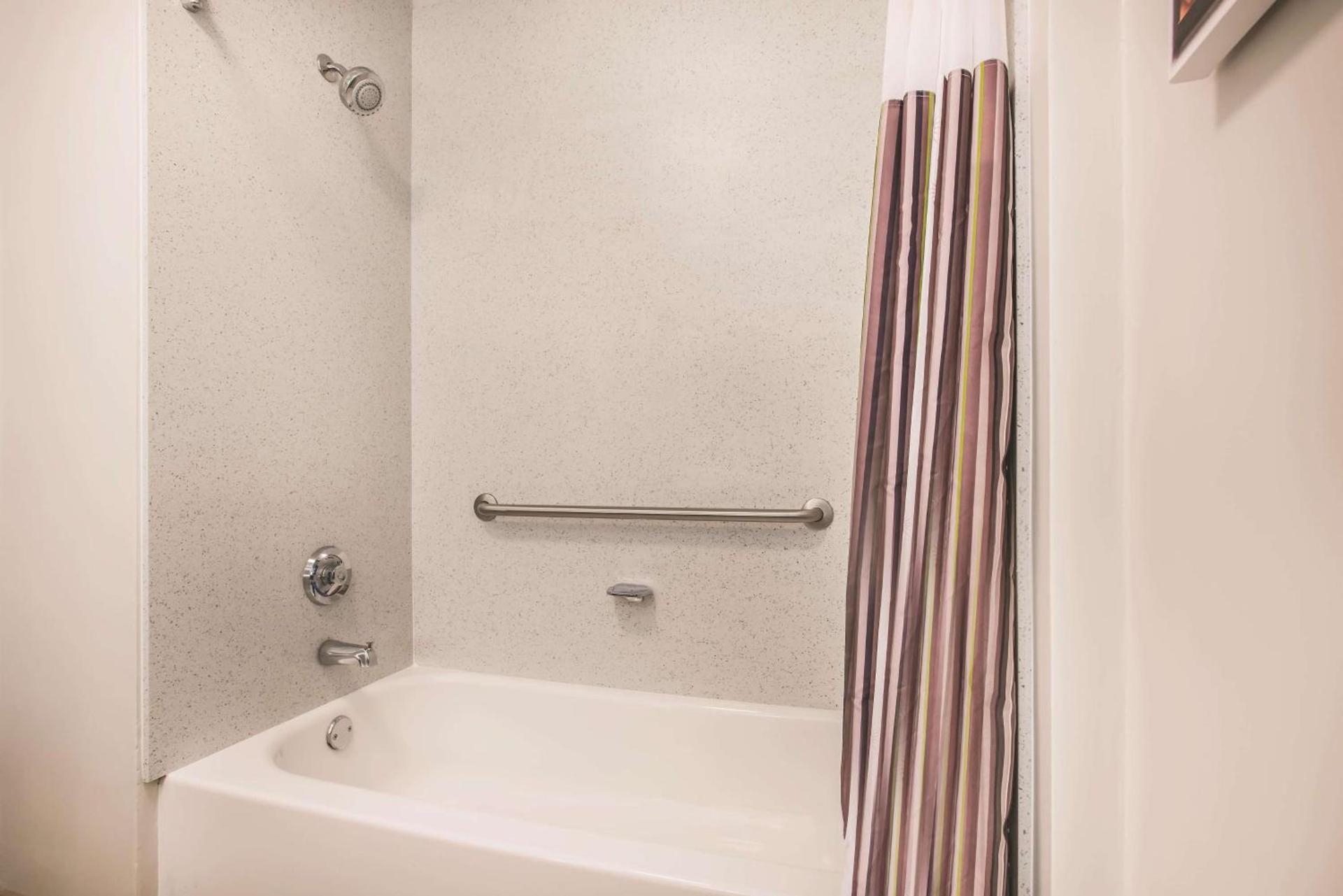 La Quinta by Wyndham Chambersburg photo 23